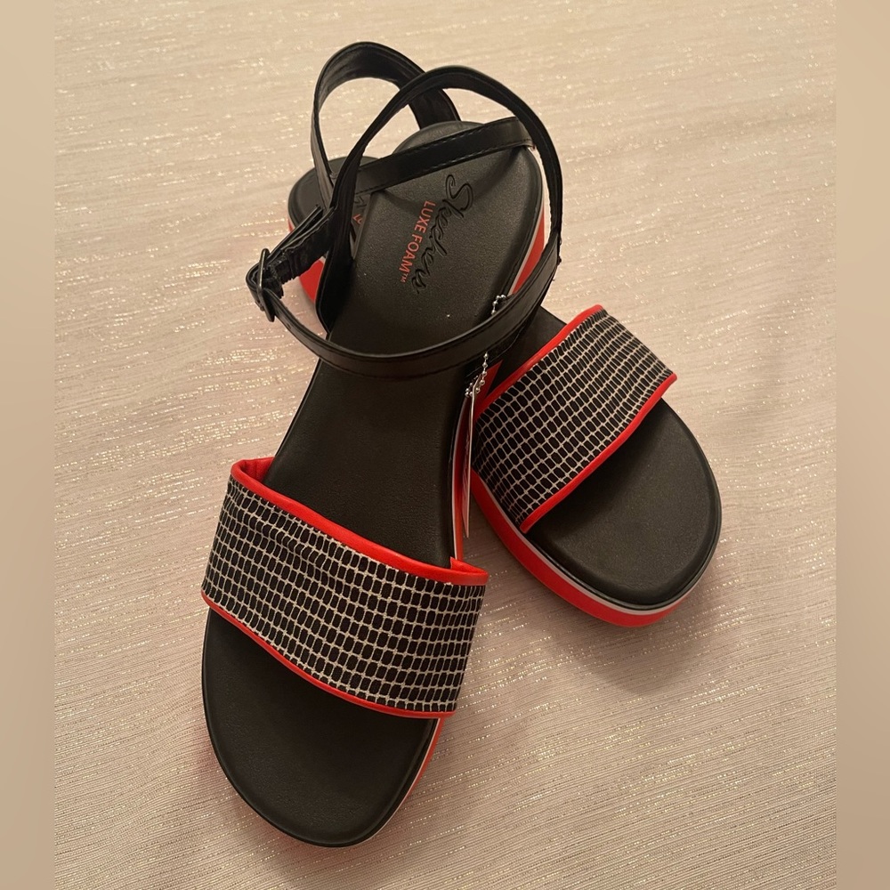 NWB Skechers Hushhush black and coral platform sandal wmns size 10
